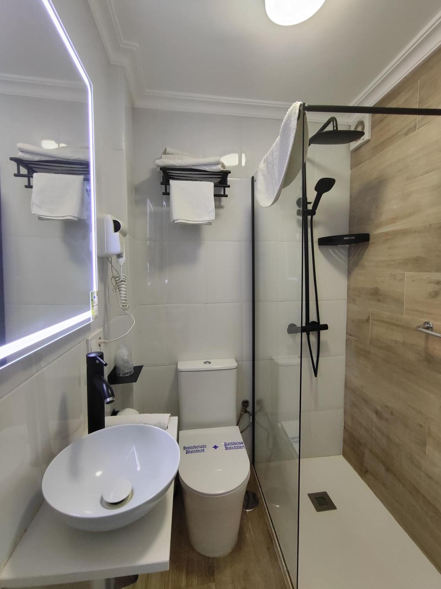 Hostal Lucy Santander Extérieur photo