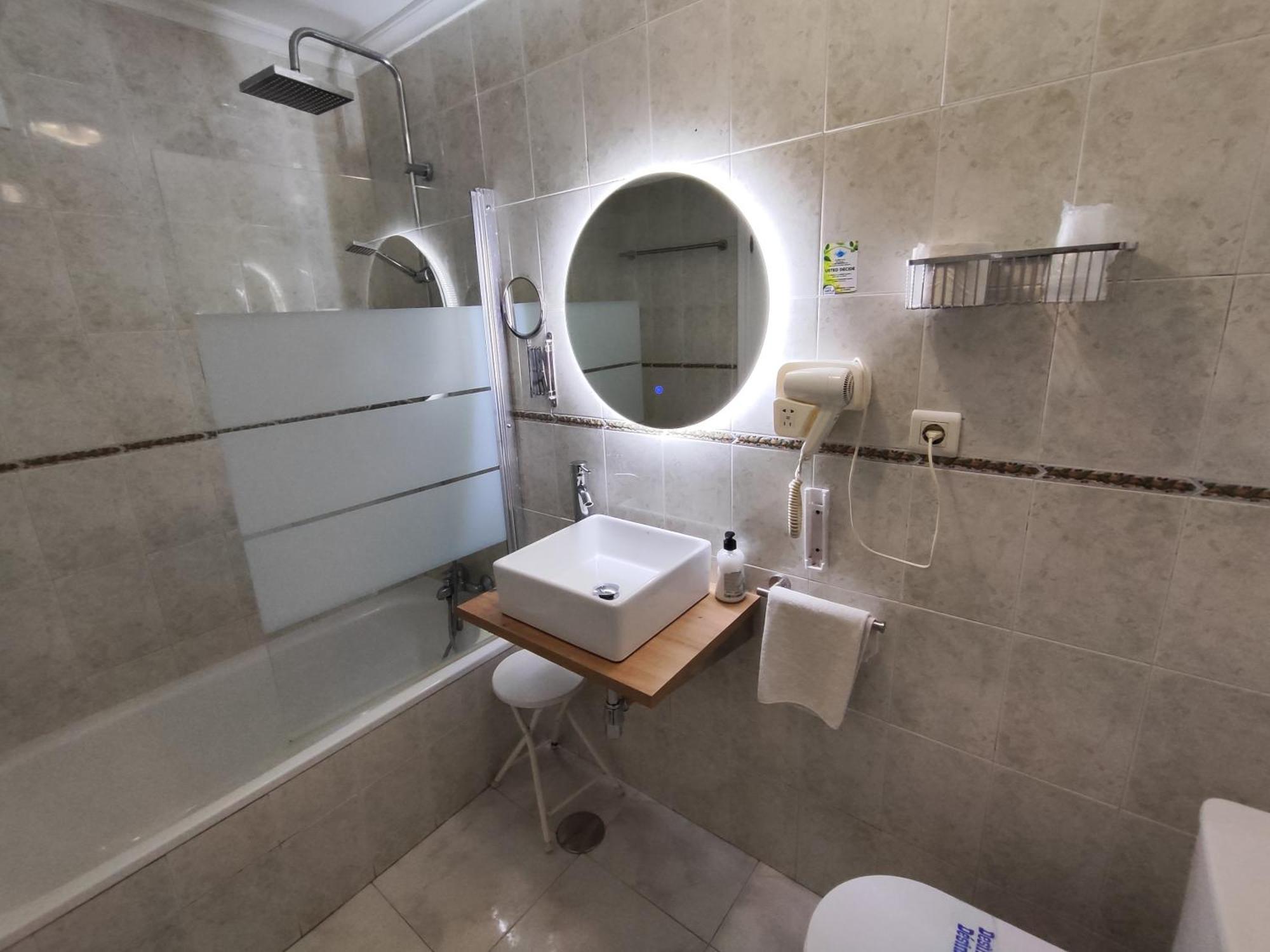 Hostal Lucy Santander Extérieur photo